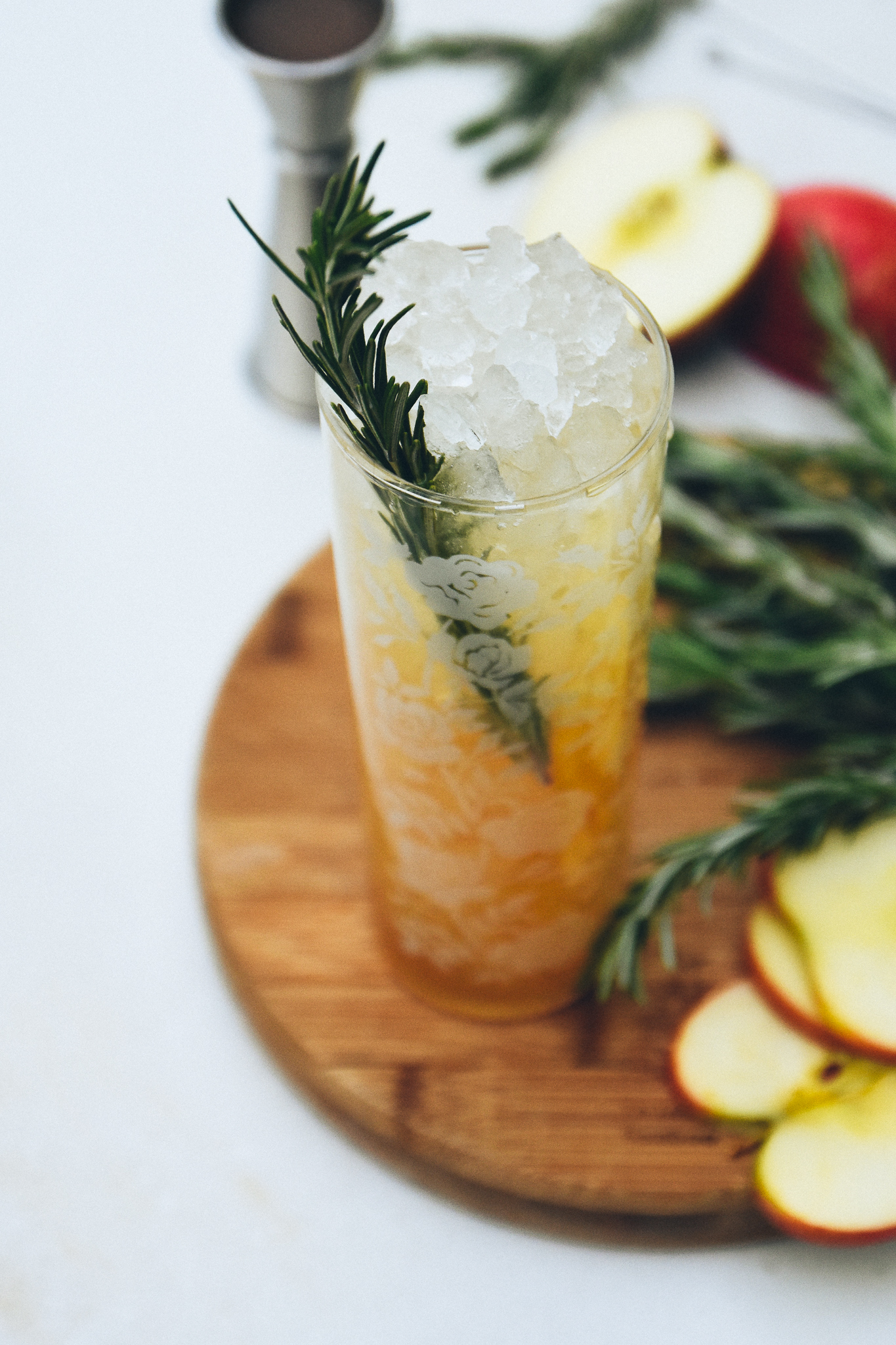 the ginger apple swizzle | a low-sugar, sherry cocktail - holly + flora